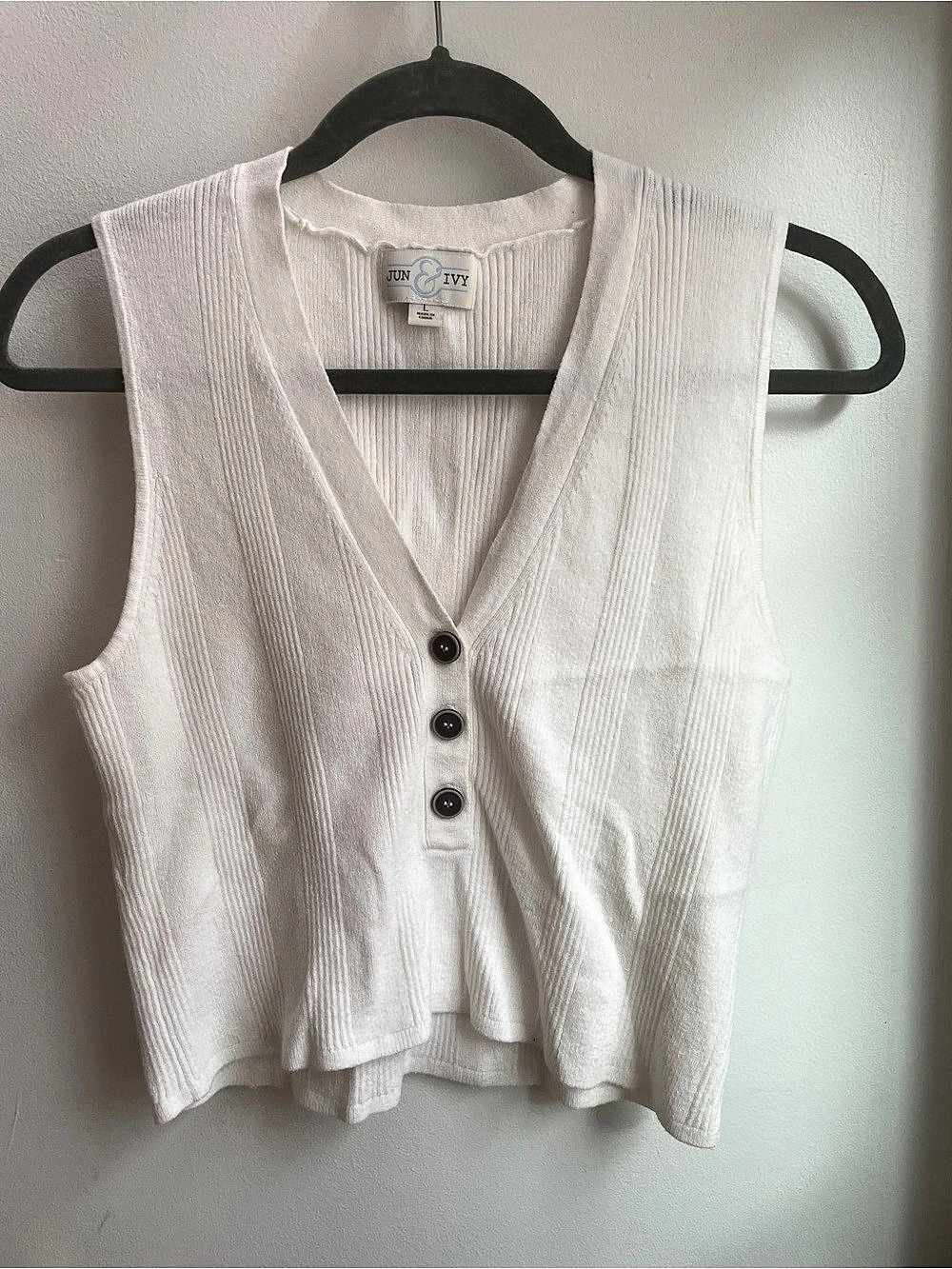Jun & Ivy White Button-Front Knit Vest